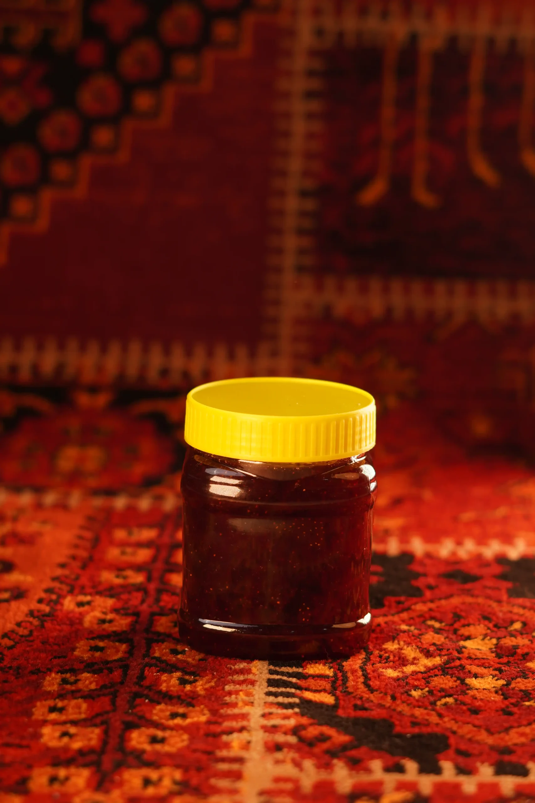 مربا توت‌فرنگی نیم کیلویی
